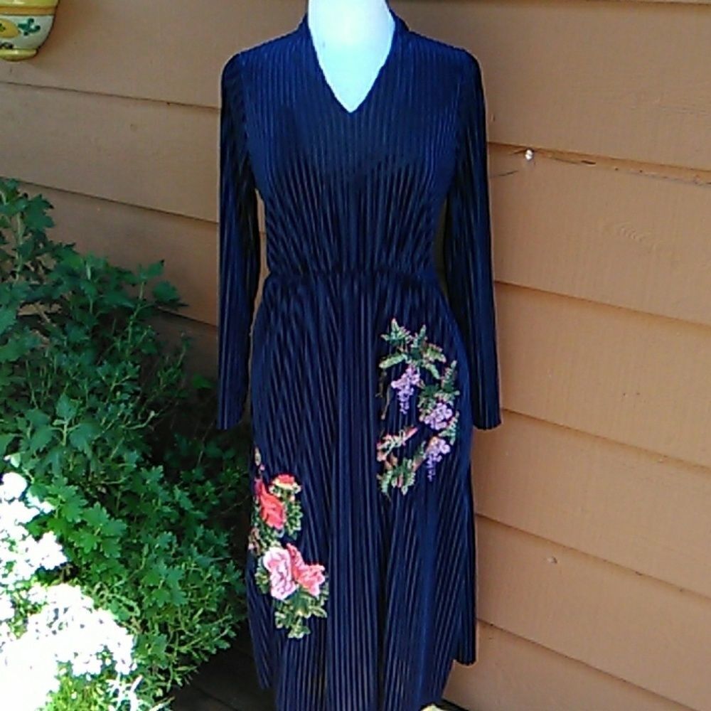 Qian Mo Ge Dress in Navy Blue